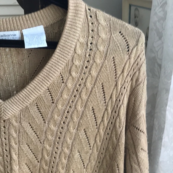 Liz Claiborne vintage sweater. Large - Picture 5 of 5